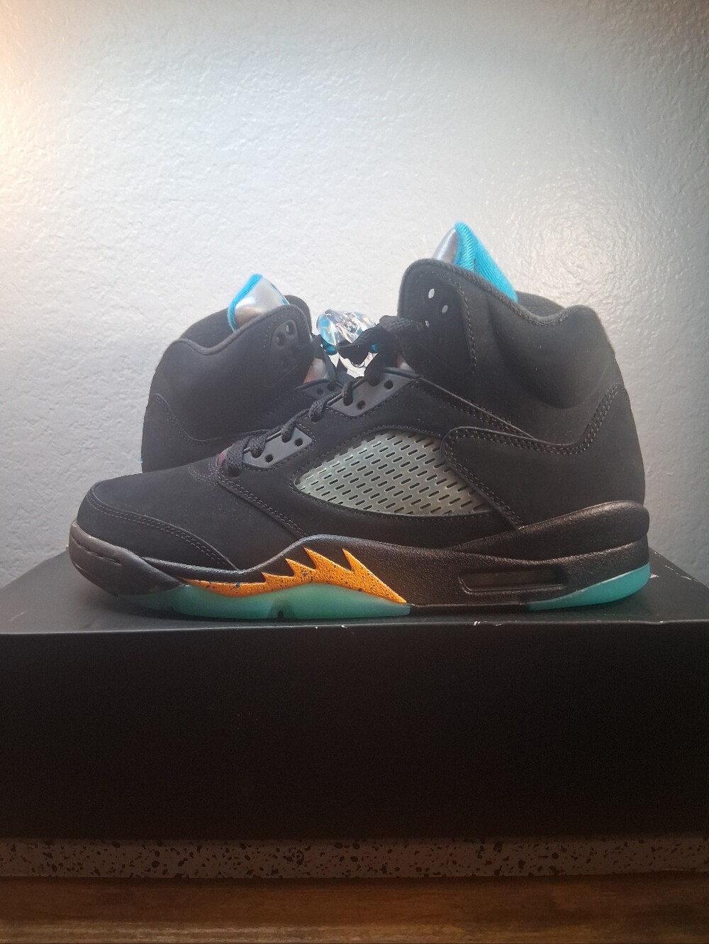 Jordan Air 5 Retro MILD AQUA  - Black/Aqua/Orange Accents